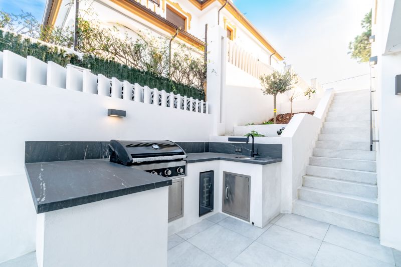 Popular Equipment And Features In Commercial Outdoor Kitchens